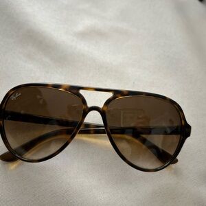 Womens Ray Ban Sunglasses. Cats 5000 Classic Brown